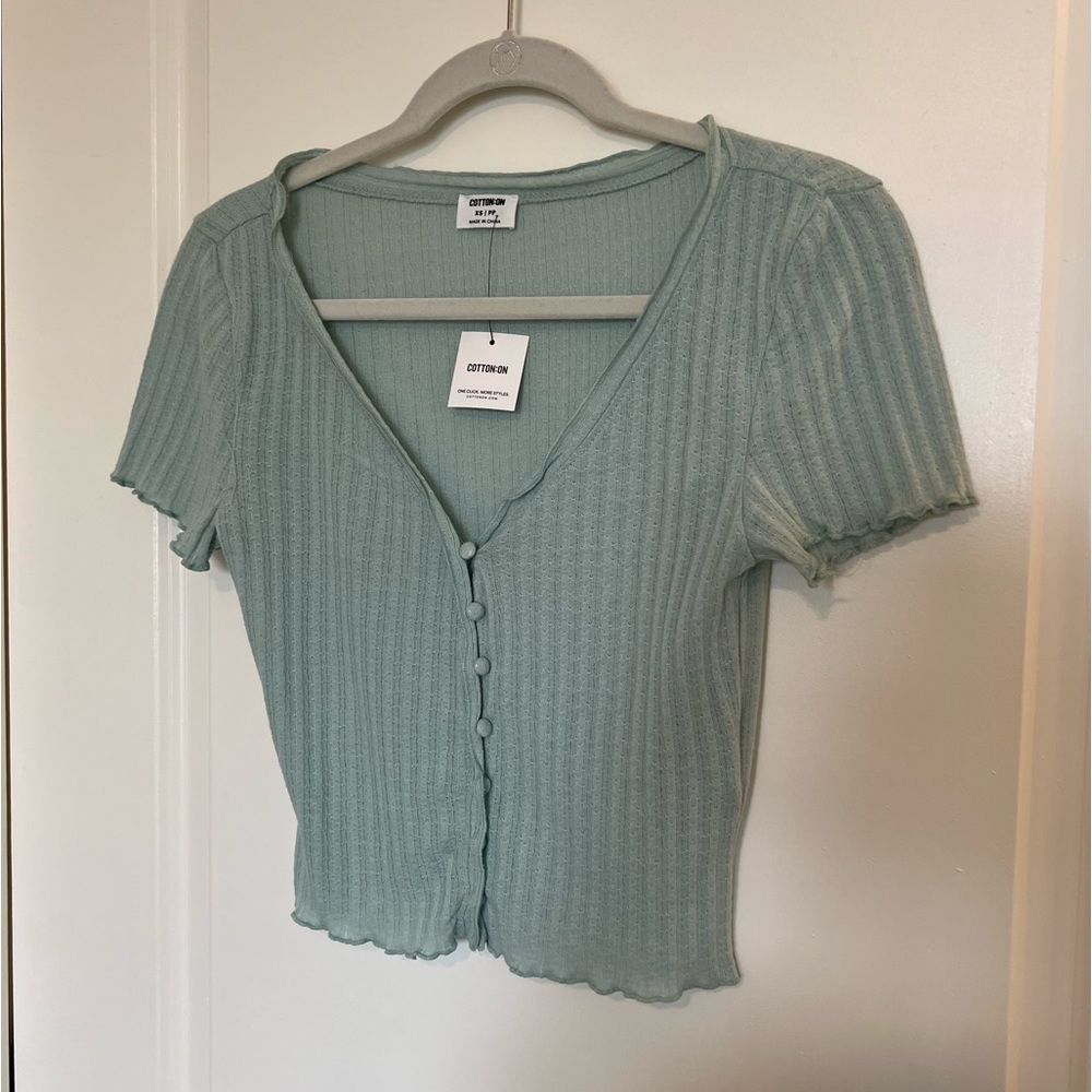 BLUE LIGHT WEIGHT BUTTON UP TOP